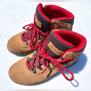 Columbia Women’s Newton Ridge Plus Waterproof Hiking Boots